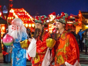 金陵出发，横店寻年，一场穿越影视与民俗的春节奇妙之旅