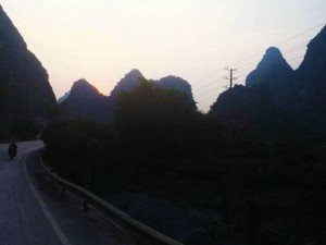 云端漫步，南岳衡山索道旅游，邂逅山水与人文的交响