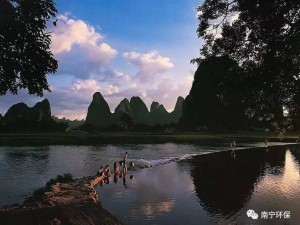 漓江山水画中游，阳朔风情醉人心