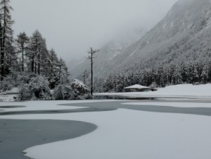 毕棚沟一月份，邂逅冰雪童话的秘境之旅